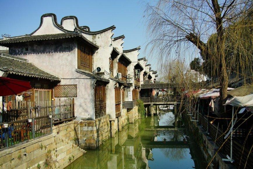 深耕治沙一线近40年